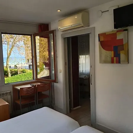 Ekia Pentsioa Affittacamere Zarautz