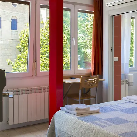 Ekia Pentsioa Guest house Zarautz